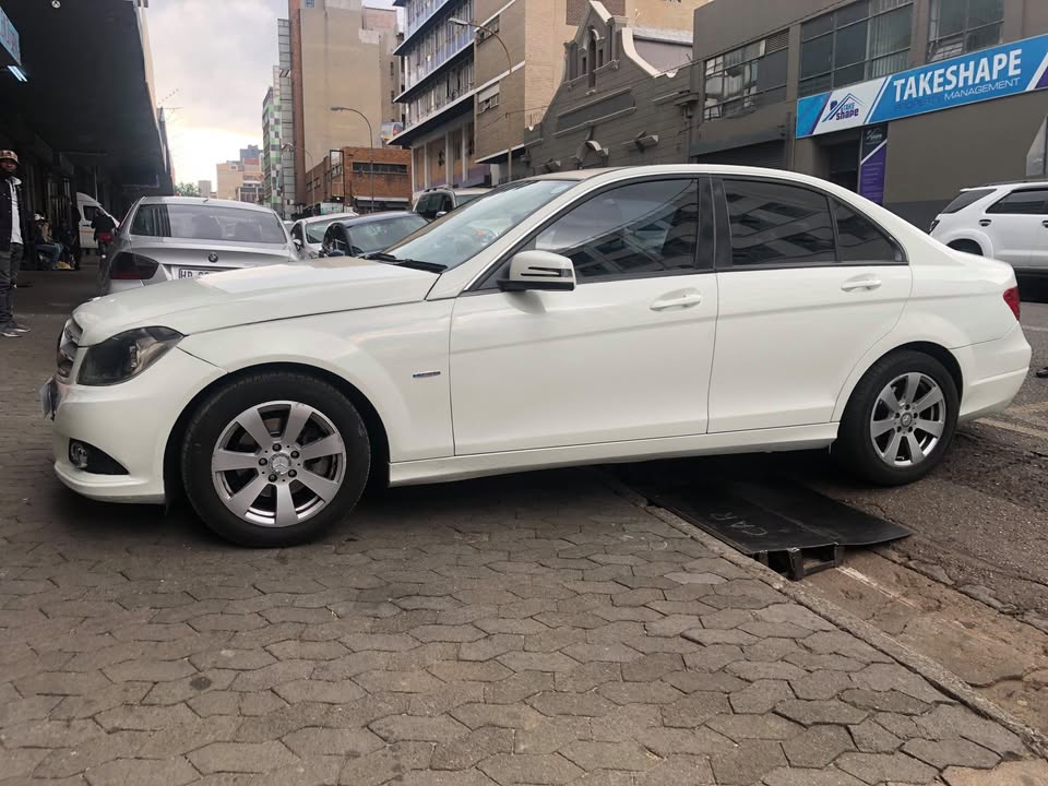 2011 Mercedes-Benz benz c180