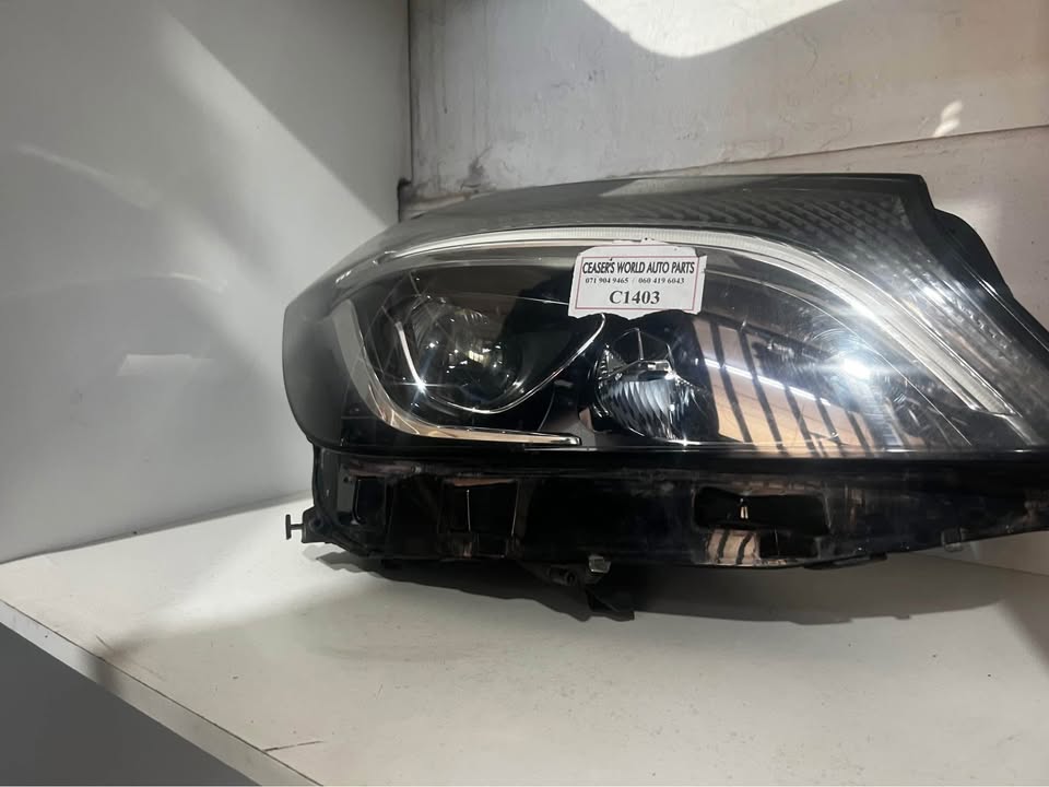 Mercedes-Benz A Class Headlights Right Side Used Auto Body Spare Parts - Private Seller Mercedes-Benz A Class Headlights Right Side Used Auto Body Spare Parts - Private Seller