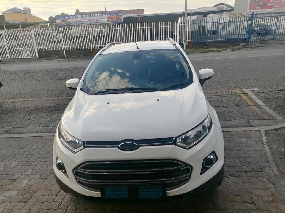 2018 Ford Ecosport 1.5 TDCI Titanium SUV with a leather seat
