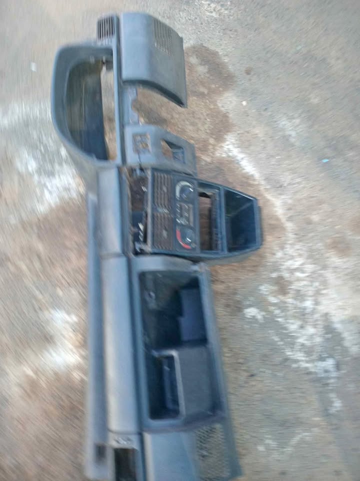 Fiat uno dashboard still in good condition for sale WhatsApp or cell - Private Seller