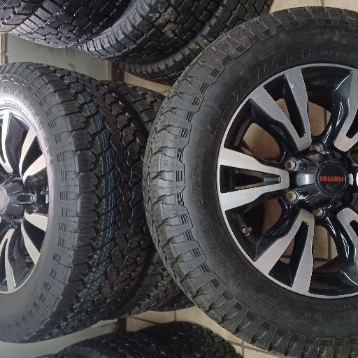 Isuzu rims and general grabber at3 tyres