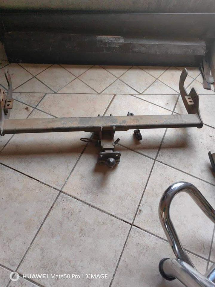 Toyota underbumper towbar set - Private Seller