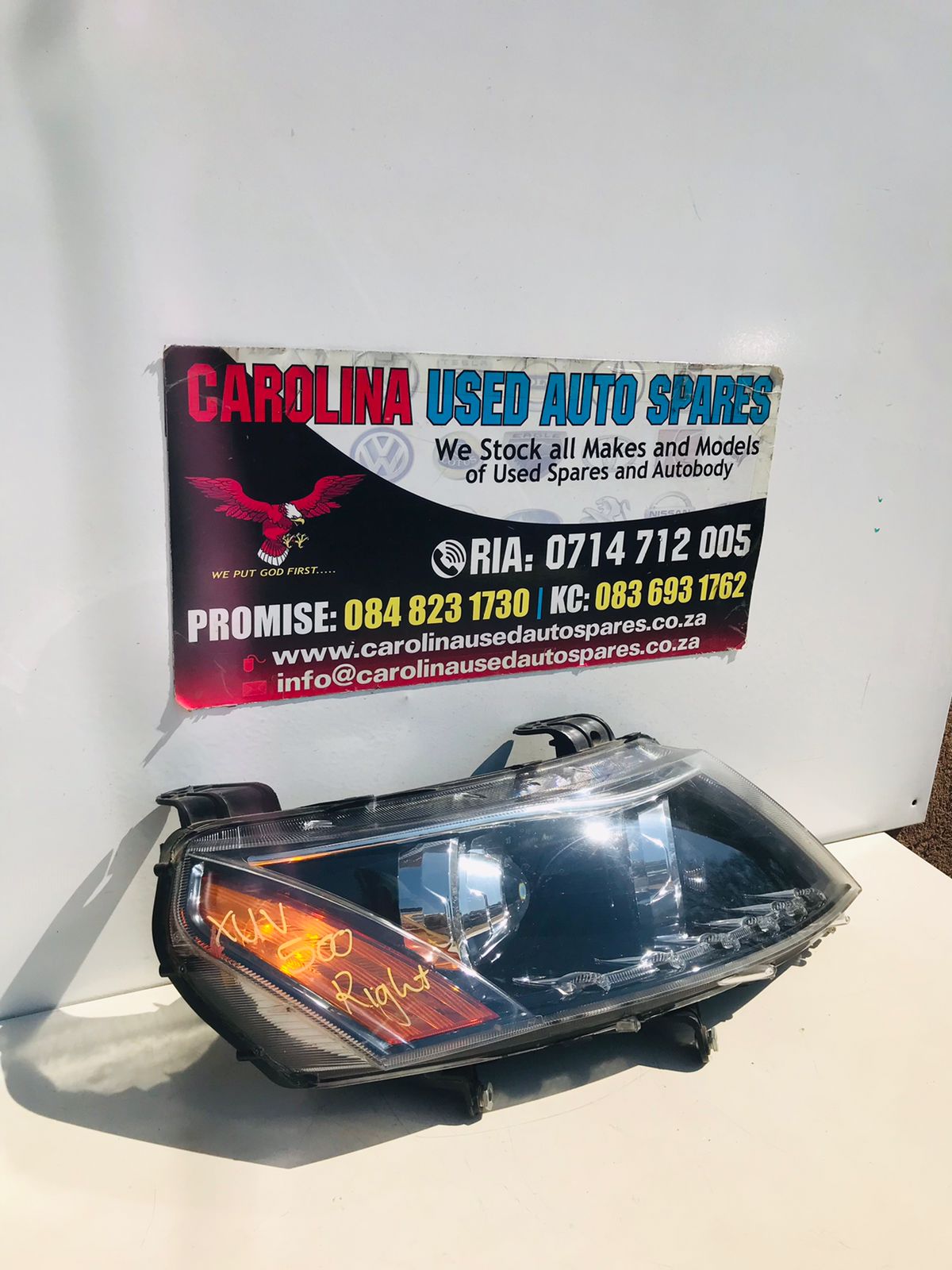 Mahindra XUU500 right side headlight (orange indicator) - Private Seller Mahindra XUU500 right side headlight (orange indicator) - Private Seller