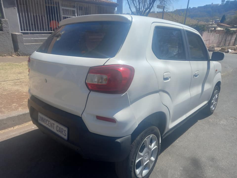 2020 SUZUKI S PRESSO, MANUAL, WHITE, MILEAGE 75000KMS, SPARE KEY.