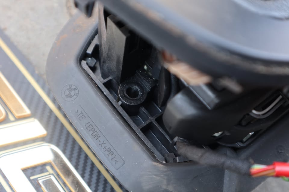BMW E90 320D AUTOMATIC GEAR LEAVER - Private Seller BMW E90 320D AUTOMATIC GEAR LEAVER - Private Seller