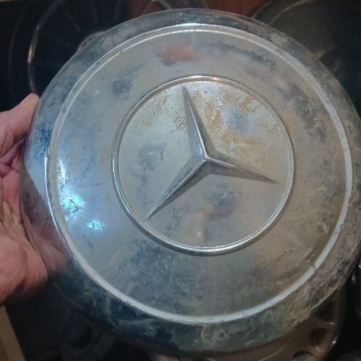 Ponton hub cap