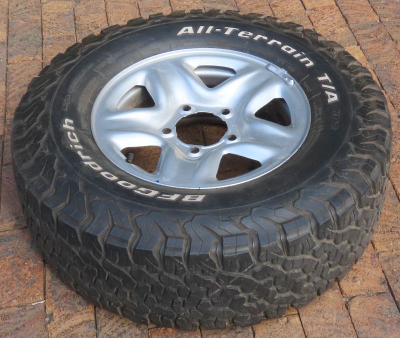 Tyre and rim 285/70R17 - Private Seller Tyre and rim 285/70R17 - Private Seller