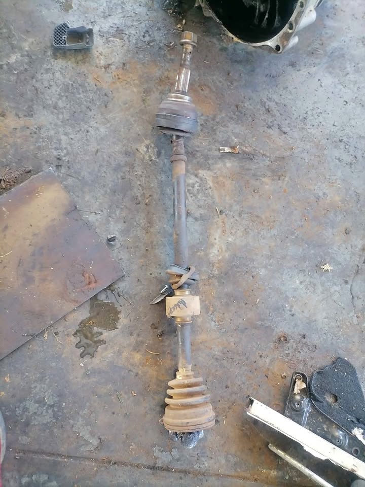 Nissan Almera QG16 Long driveshaft - Private Seller Nissan Almera QG16 Long driveshaft - Private Seller