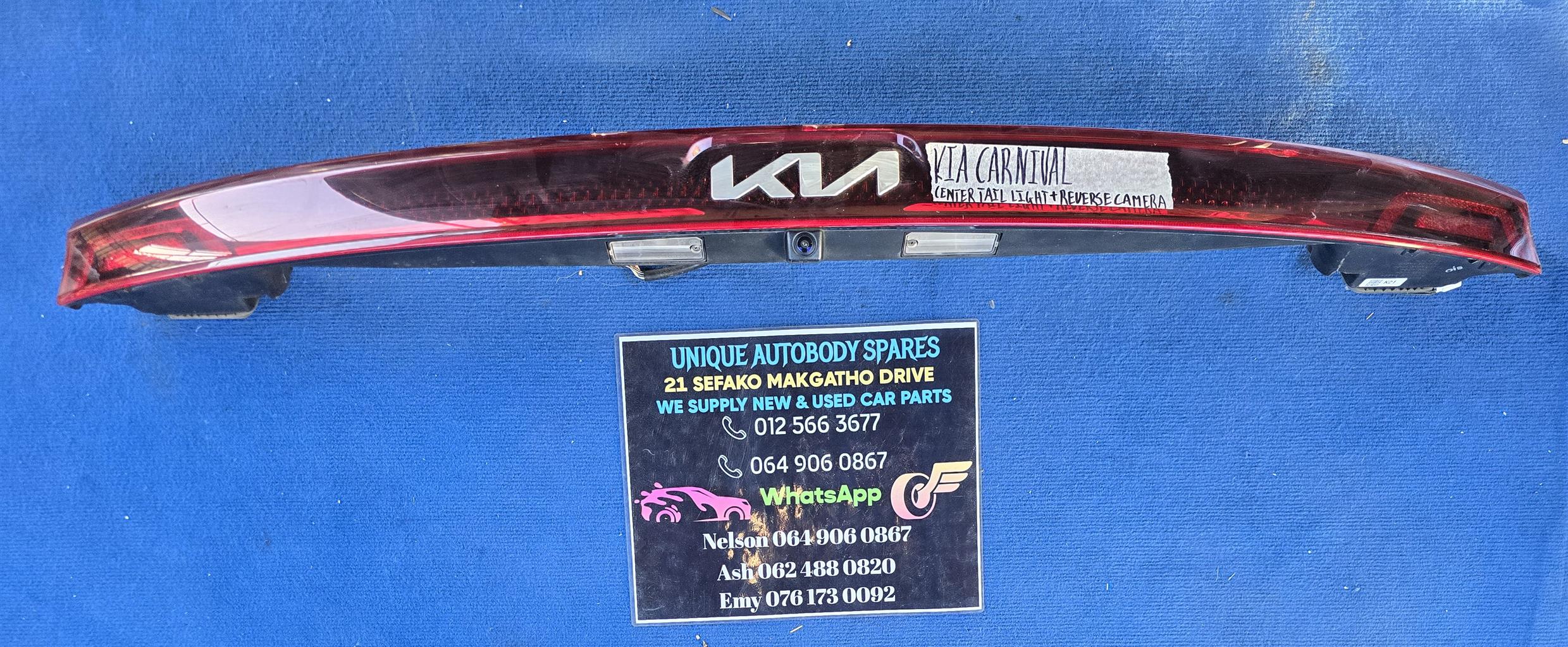 Kia Carnival Complete Center Tail Light