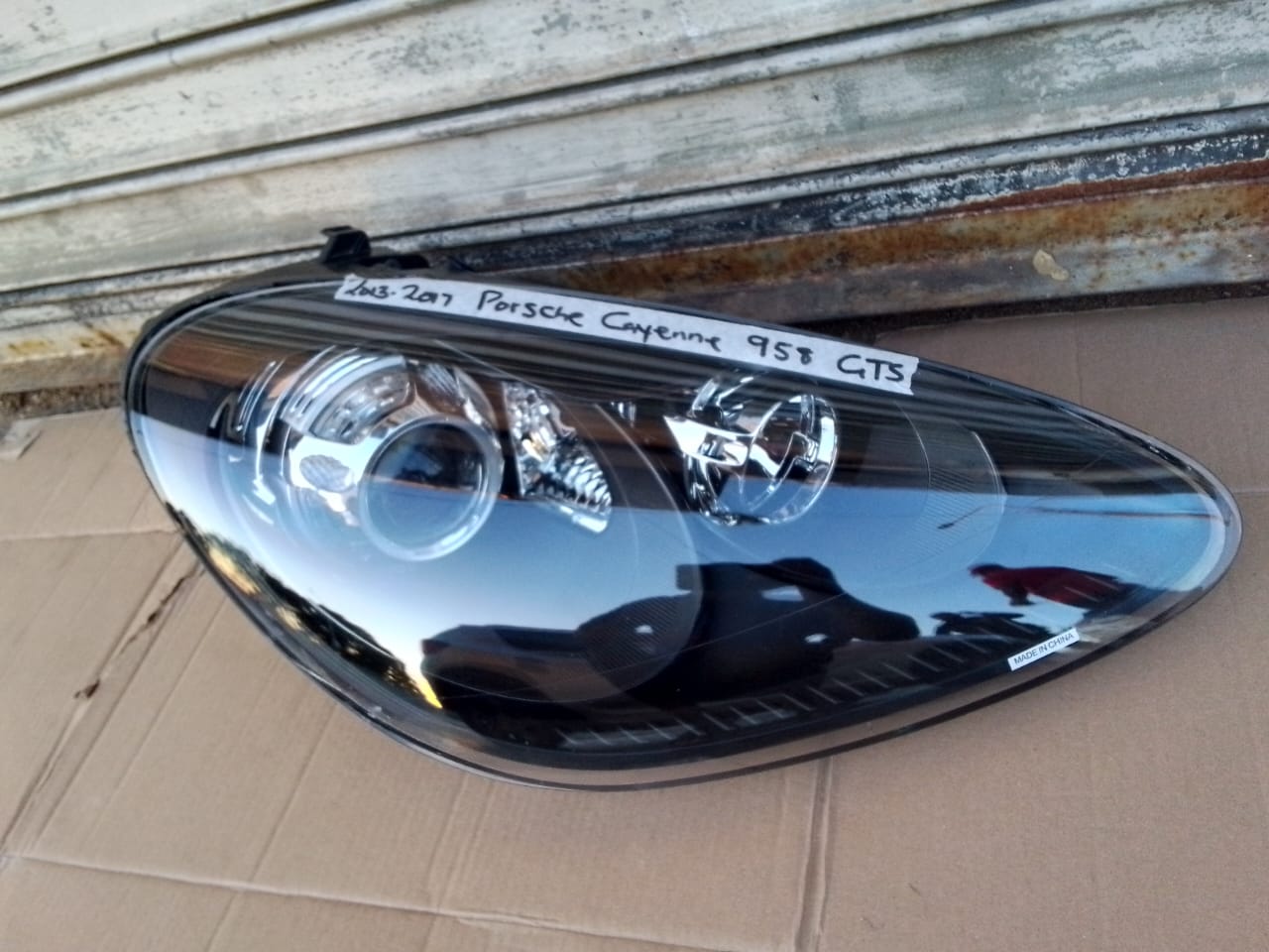 (2013-2018) PORSCHE CAYENNE 958 RHS XENON HEADLIGHT - Private Seller