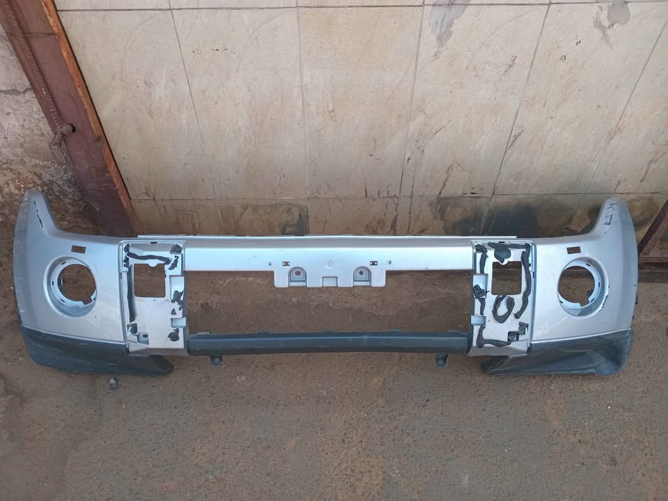 Mitsubishi 6400B7 61WB front bumper - Private Seller Mitsubishi 6400B7 61WB front bumper - Private Seller