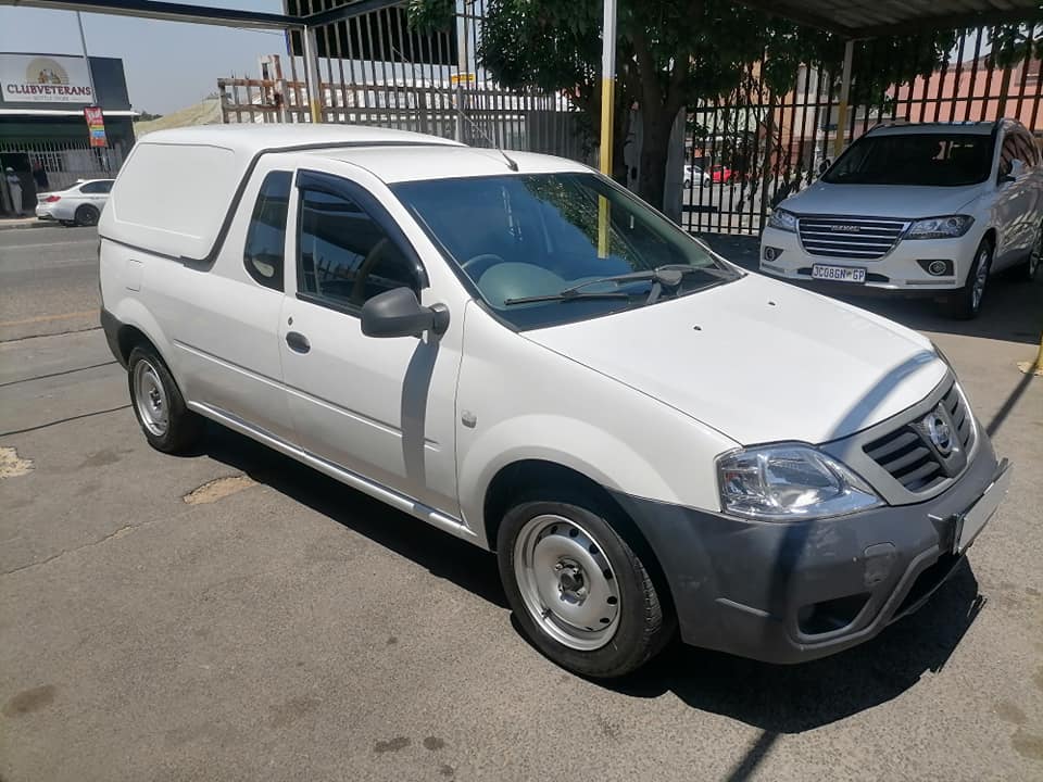 2020 Nissan Np200 1.6i Bakkie with a Canopy
