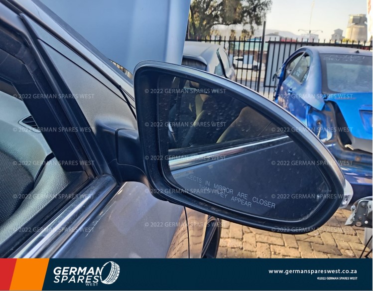 CHEV CRUZE 1.4 2015 RIGHT DOOR MIRROR WITH INDICATOR USED FOR SALE - Private Seller CHEV CRUZE 1.4 2015 RIGHT DOOR MIRROR WITH INDICATOR USED FOR SALE - Private Seller