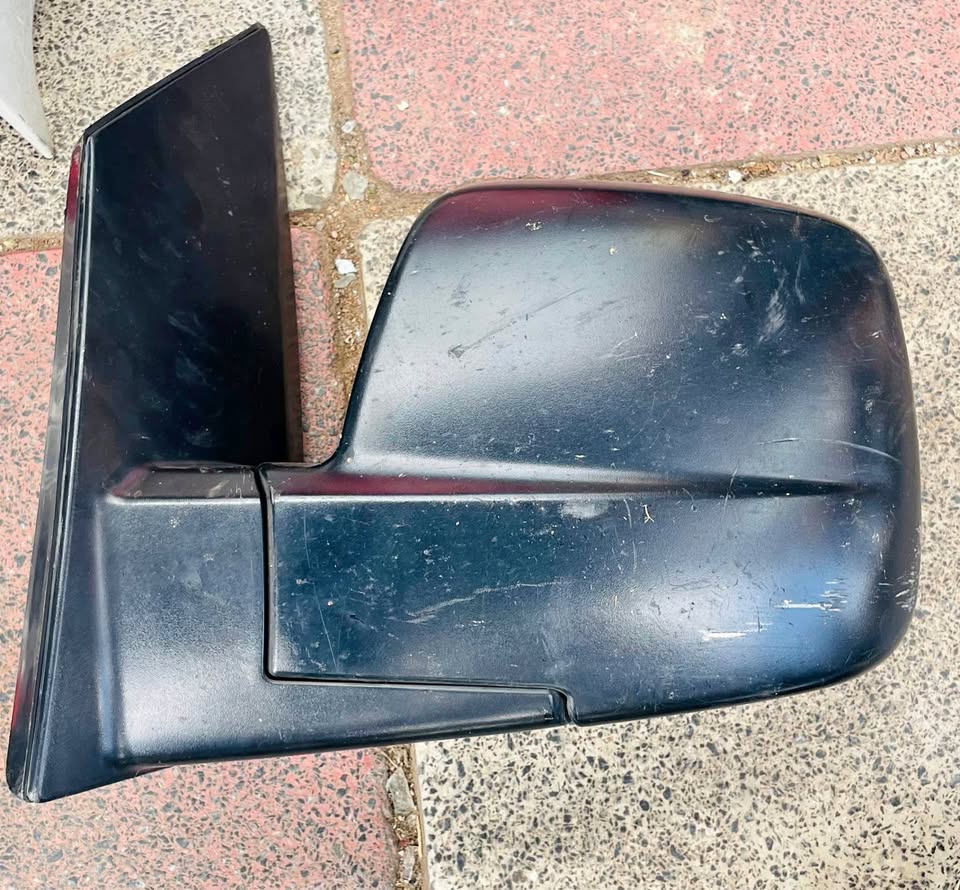 Hyundai H1 side mirror - Private Seller Hyundai H1 side mirror - Private Seller