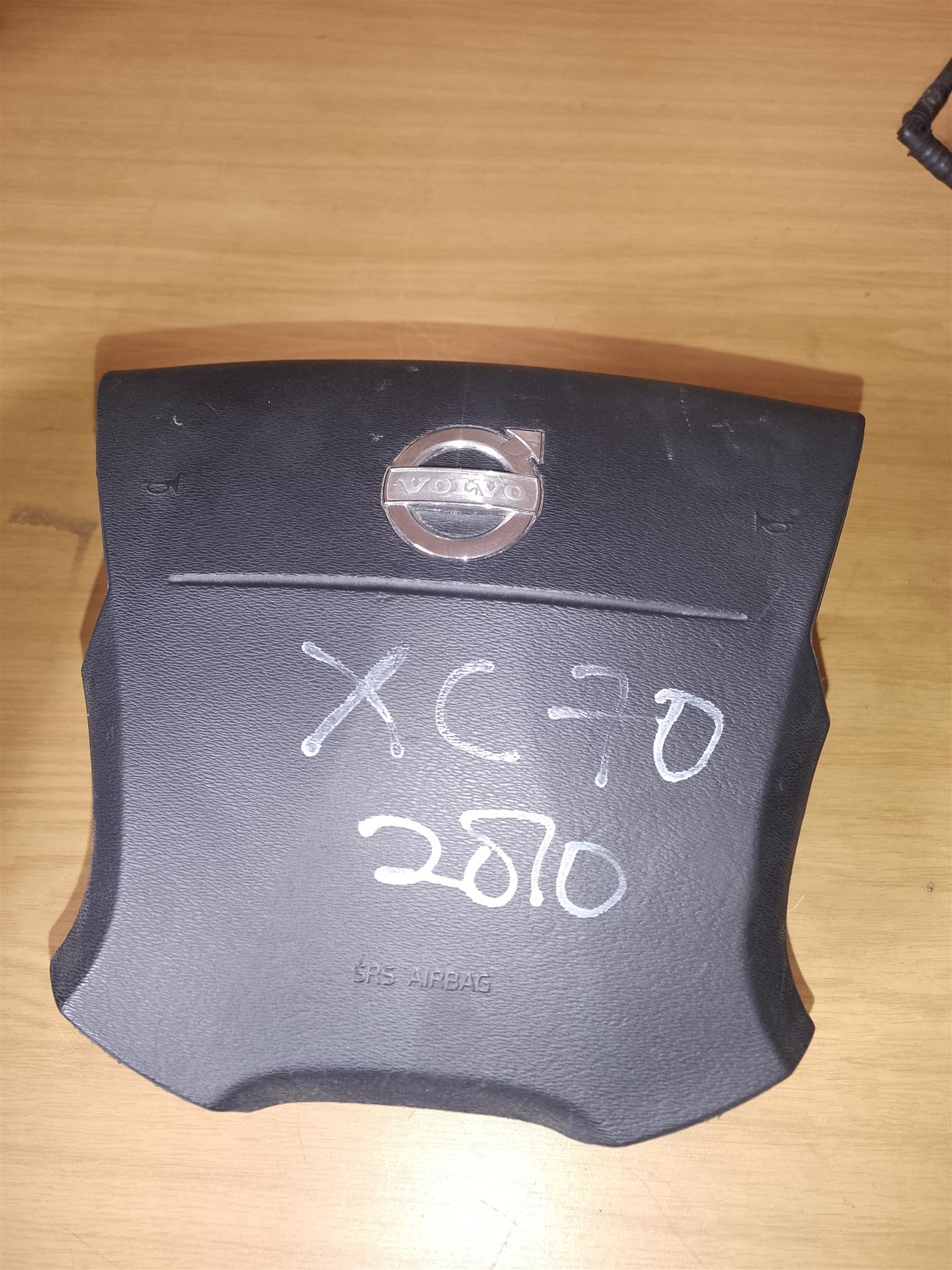 VOLVO XC70 2010 STEERING AIRBAG FOR SALE DELIVERY AVAILABLE COUNTRY WIDE - Private Seller VOLVO XC70 2010 STEERING AIRBAG FOR SALE DELIVERY AVAILABLE COUNTRY WIDE - Private Seller