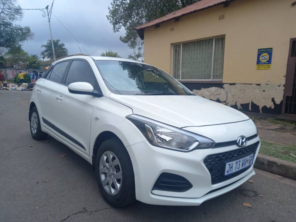 2019 Hyundai i20 1.2 PETROL, Manual, White