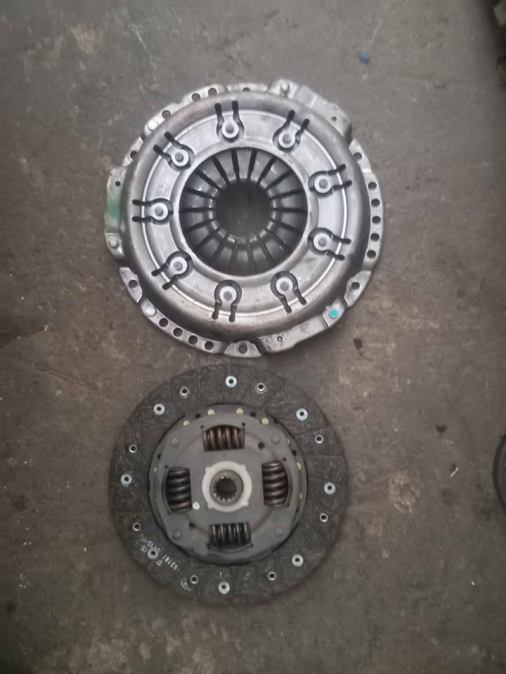 Opel Corsa C LUK clutch and pressure plate  Brand new - Private Seller
