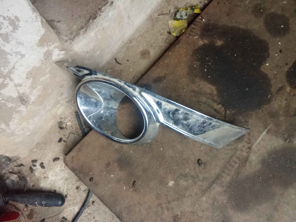 Chevrolet Captiva Left Fog Light Cover - Private Seller
