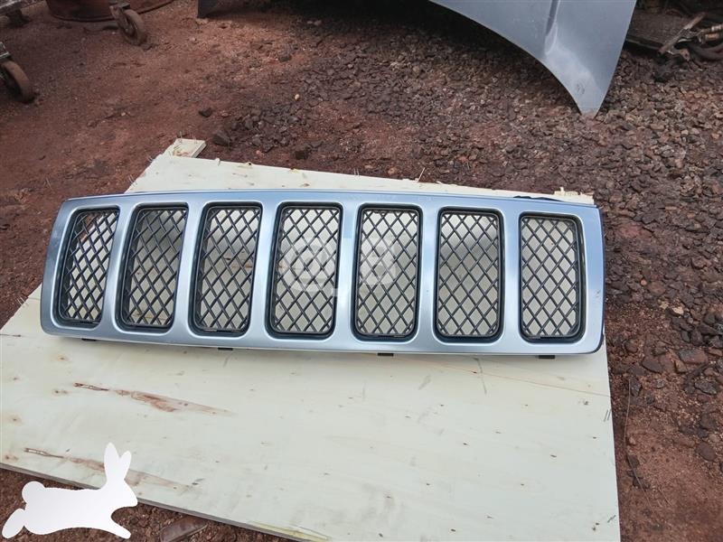 FOR SALE: JEEP GRAND CHEROKEE WK1 USED GRILLS - Private Seller FOR SALE: JEEP GRAND CHEROKEE WK1 USED GRILLS - Private Seller