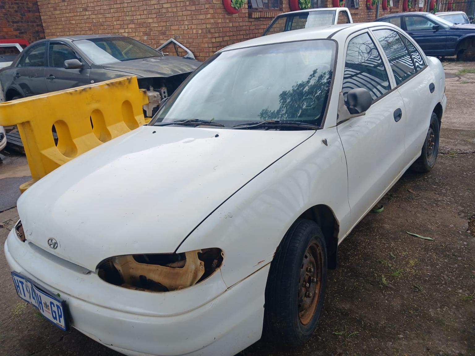 HYUNDAI ACCENT FOR STRIPPING - Private Seller HYUNDAI ACCENT FOR STRIPPING - Private Seller