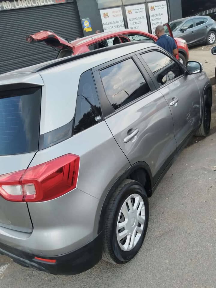 Suzuki grand vitara 2023