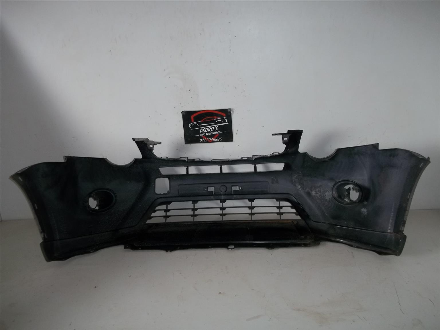 Nissan X-Trail '10 front bumper with lower grille - Private Seller Nissan X-Trail '10 front bumper with lower grille - Private Seller