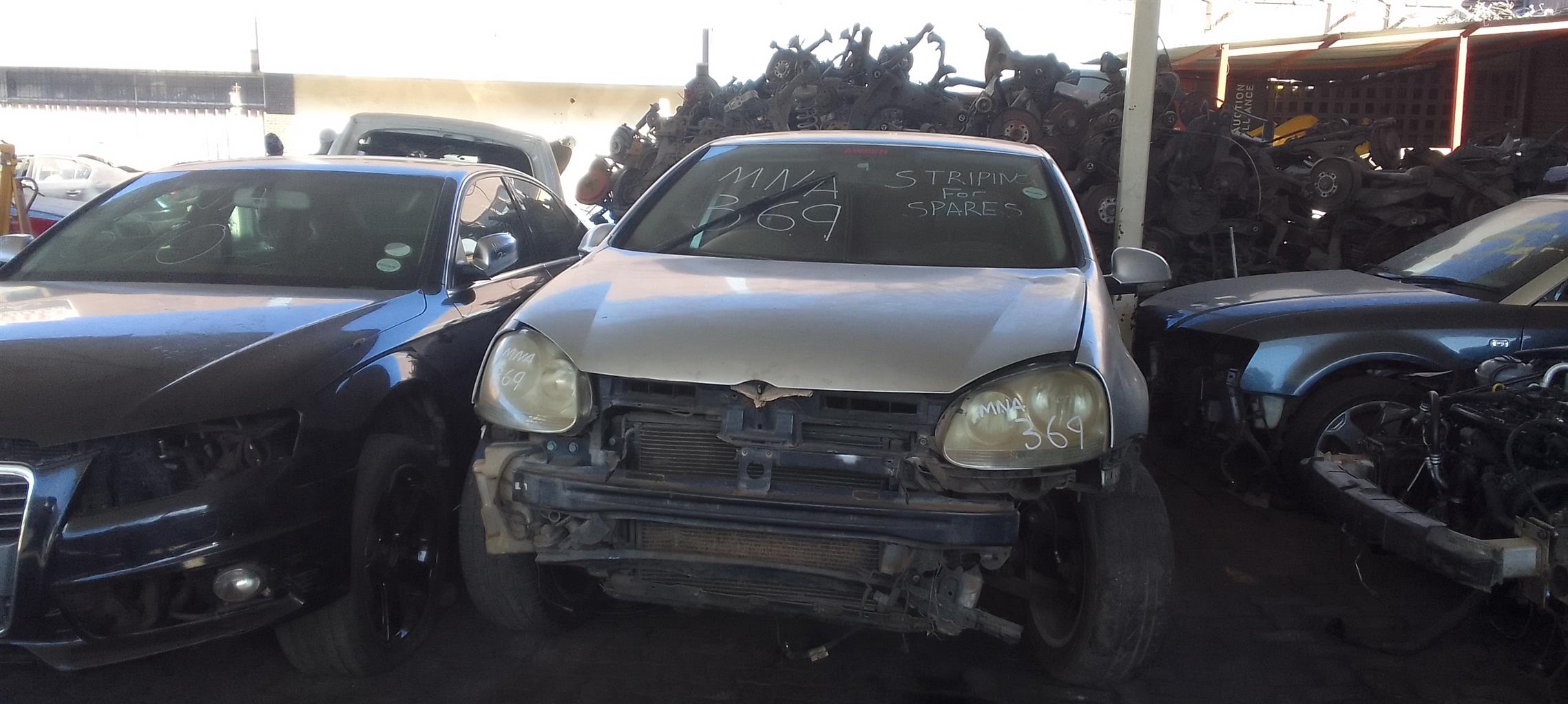 Golf 5 1.6 MNA 369 - Private Seller