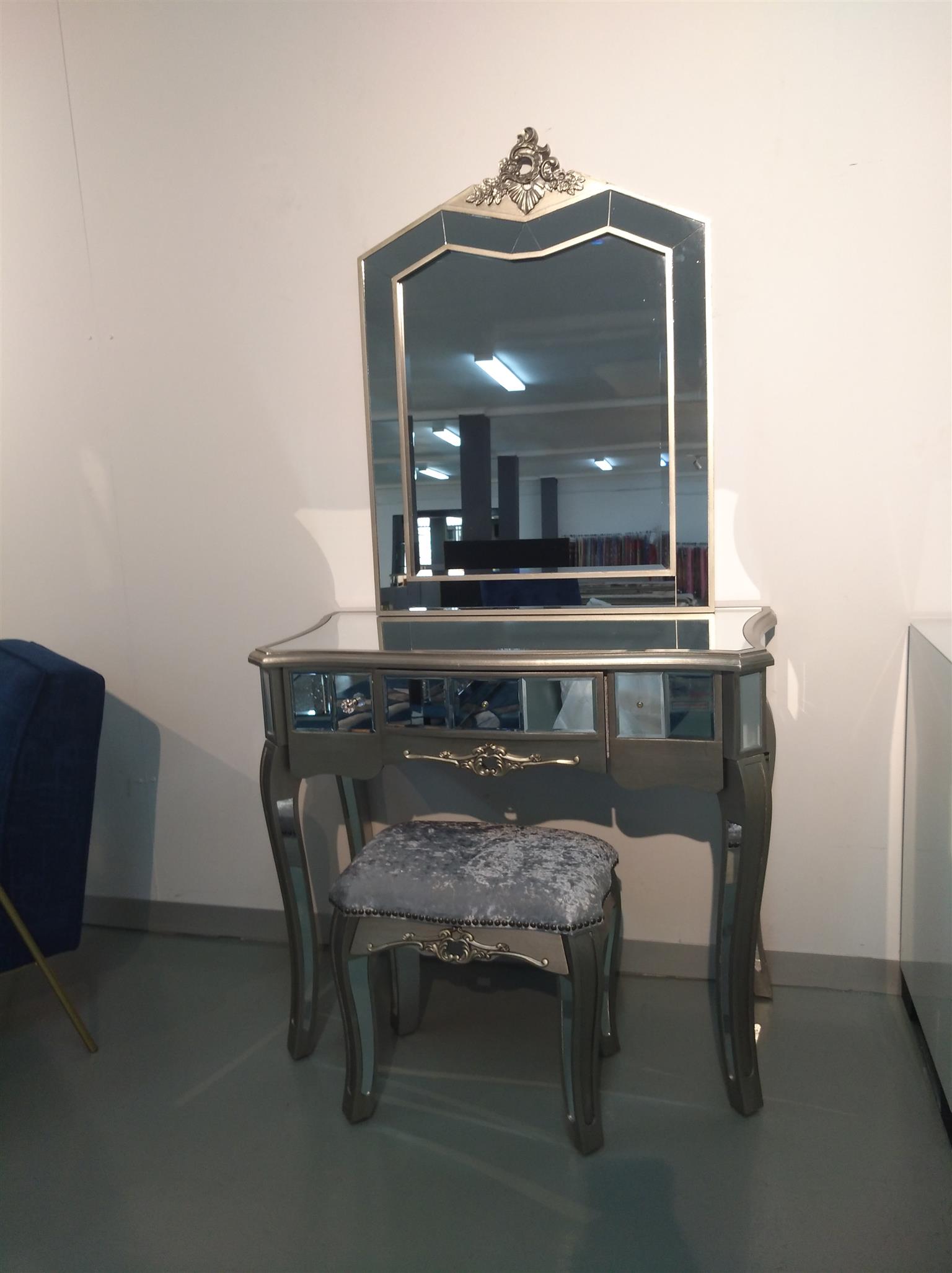 dressing table mirror stool set