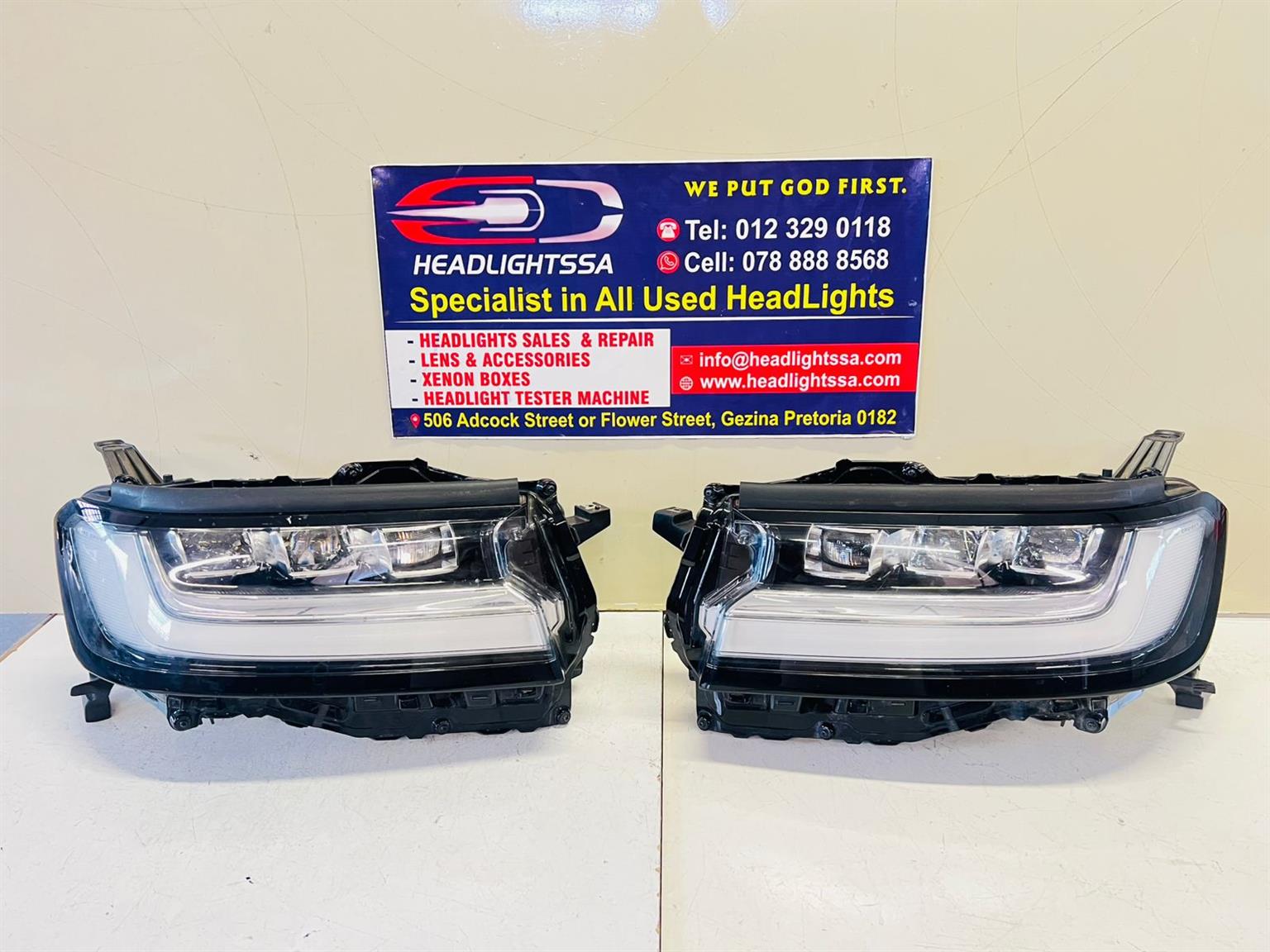 Toyota Land Cruiser LC300 left and right side LED headlights - Private Seller Toyota Land Cruiser LC300 left and right side LED headlights - Private Seller
