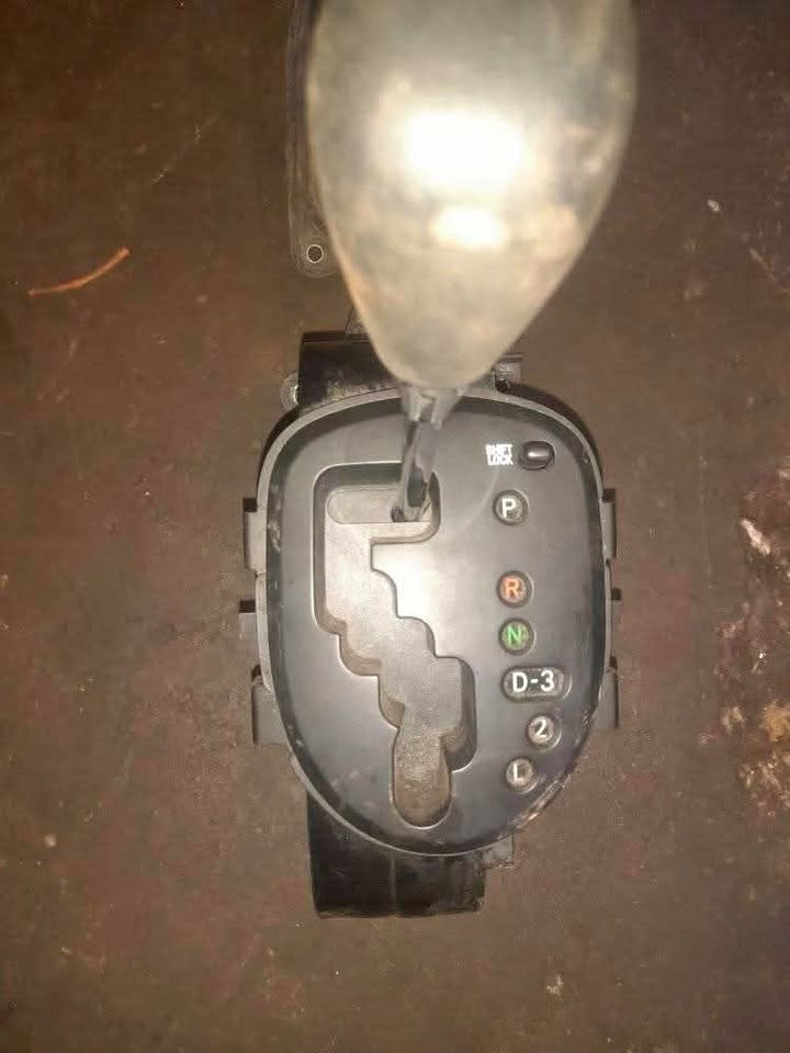 TOYOTA YARIS AUTOMATIC GEAR CABLE AND LEVER - Private Seller TOYOTA YARIS AUTOMATIC GEAR CABLE AND LEVER - Private Seller