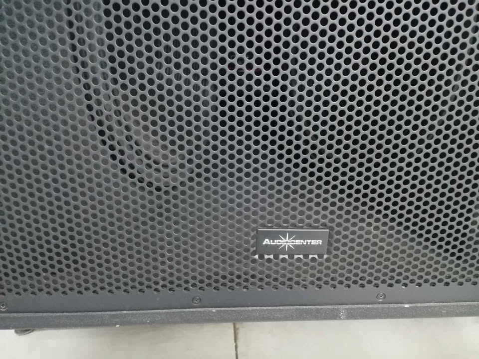 AUDIOCENTER 18" BASS BIN