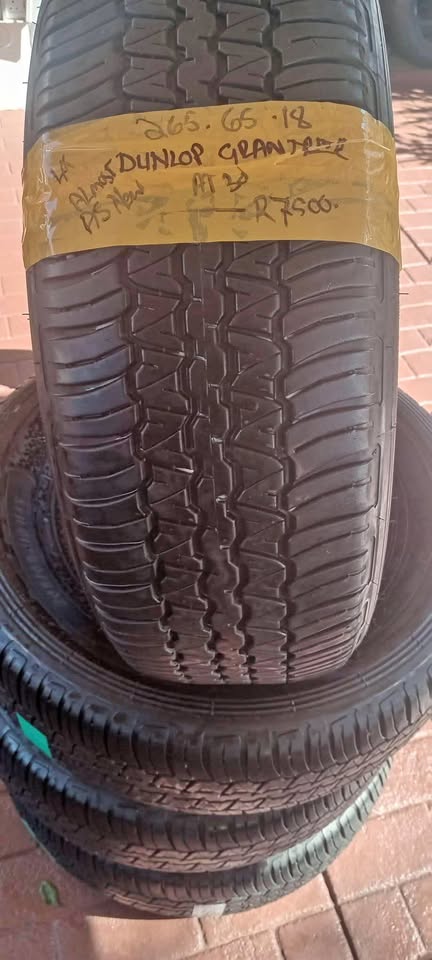 4x Dunlop Grantrek AT 30…99%