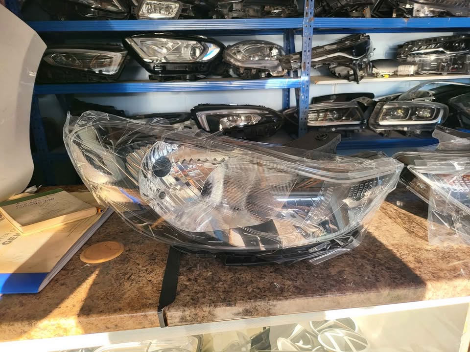 2023 Hyundai grandi10 left and right headlight for sale