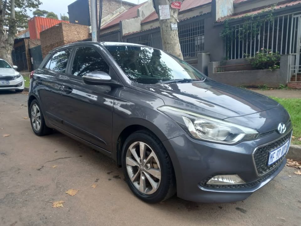 2016 Hyundai i20 1.2 fluid, Manual, Petrol, Grey 75000kms