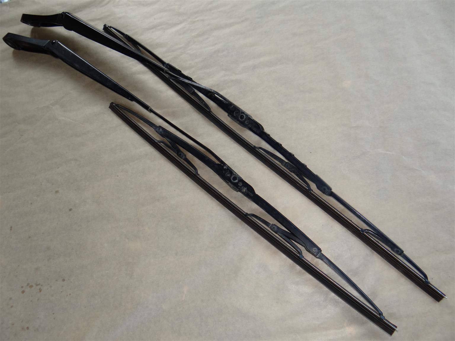 Wiper arms and blades - VW Amarok