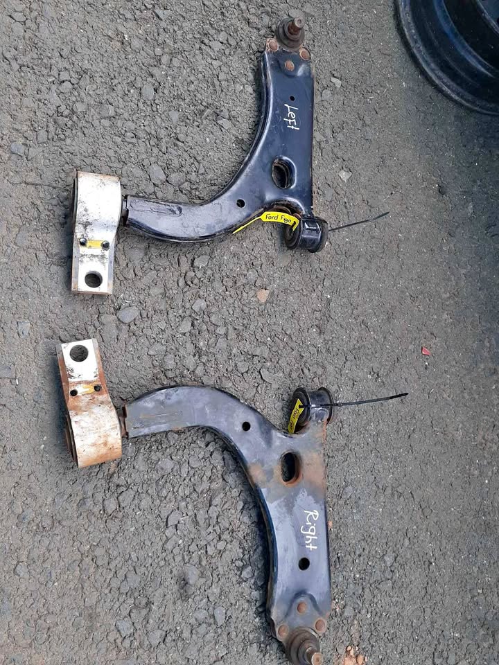 2011 up Ford Figo left n right control arms - Private Seller