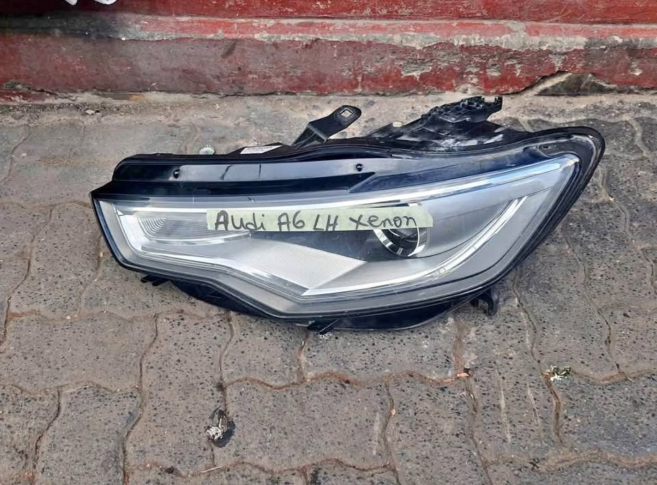 Audi A6 Xenon Headlight Leftside - Private Seller Audi A6 Xenon Headlight Leftside - Private Seller