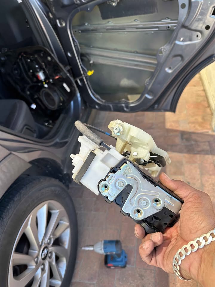 Hyundai tuscon door lock issues resolved - Private Seller