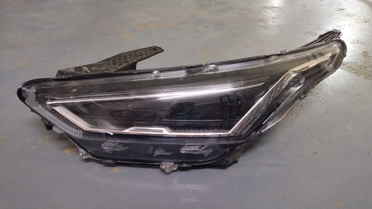 Nissan Magnite Left LED HEadlight - Private Seller Nissan Magnite Left LED HEadlight - Private Seller