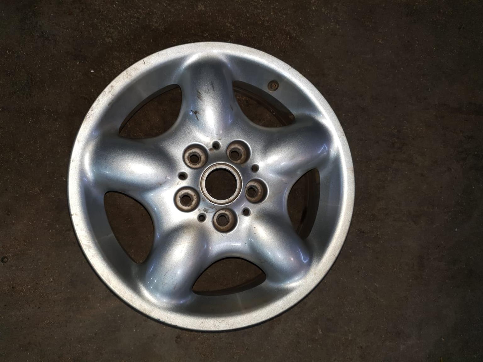 Land Rover & Jaguar Assorted Rims For Sale