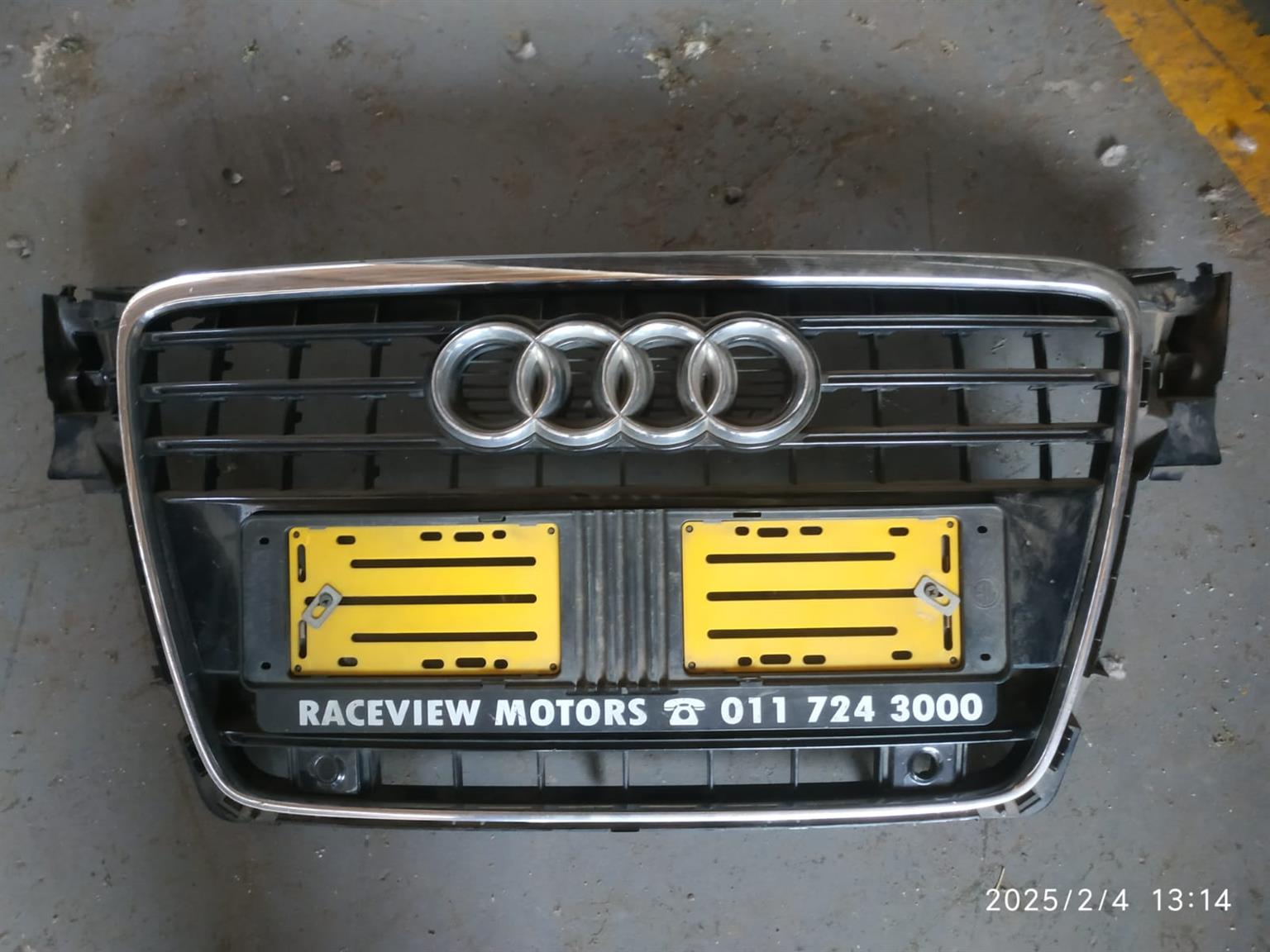 Audi Q7 front grill for sale - Private Seller