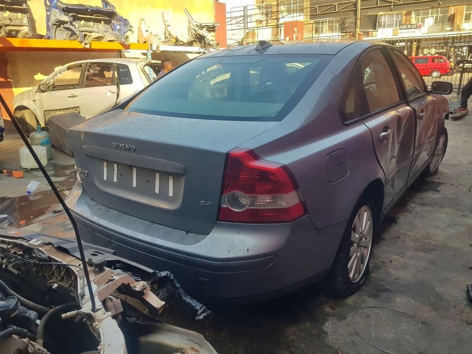 Volvo S40 2.4i Stripping for Spares - Private Seller Volvo S40 2.4i Stripping for Spares - Private Seller
