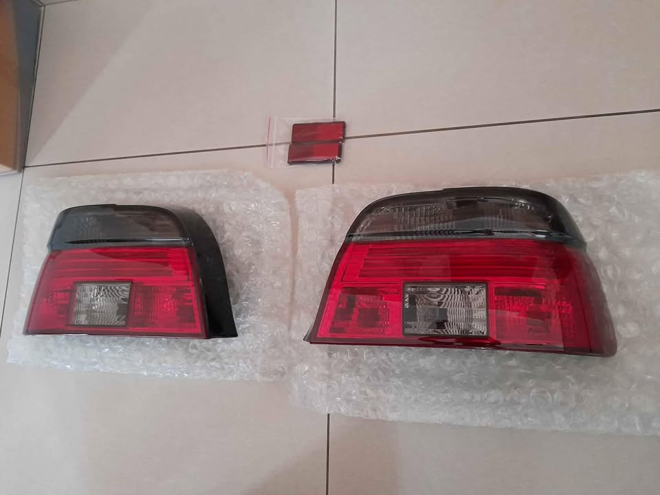 BMW E39 BRAND NEW SEMI SMOKED TAILIGHTS SET FORSALE
