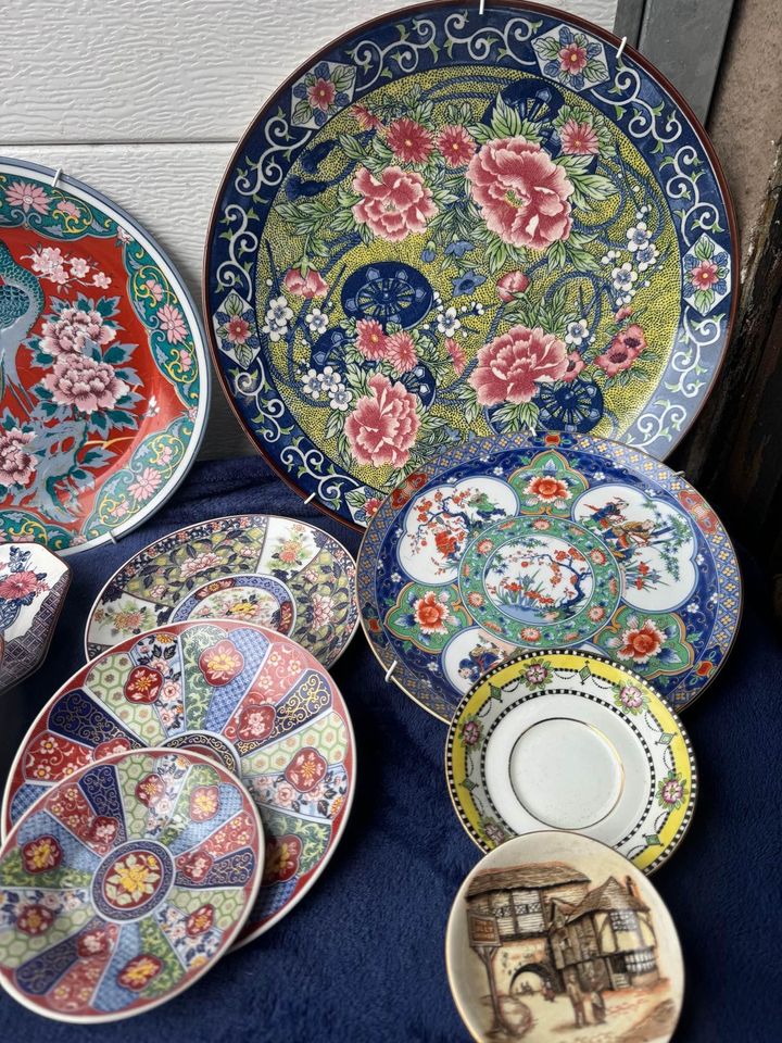 Amari plates various