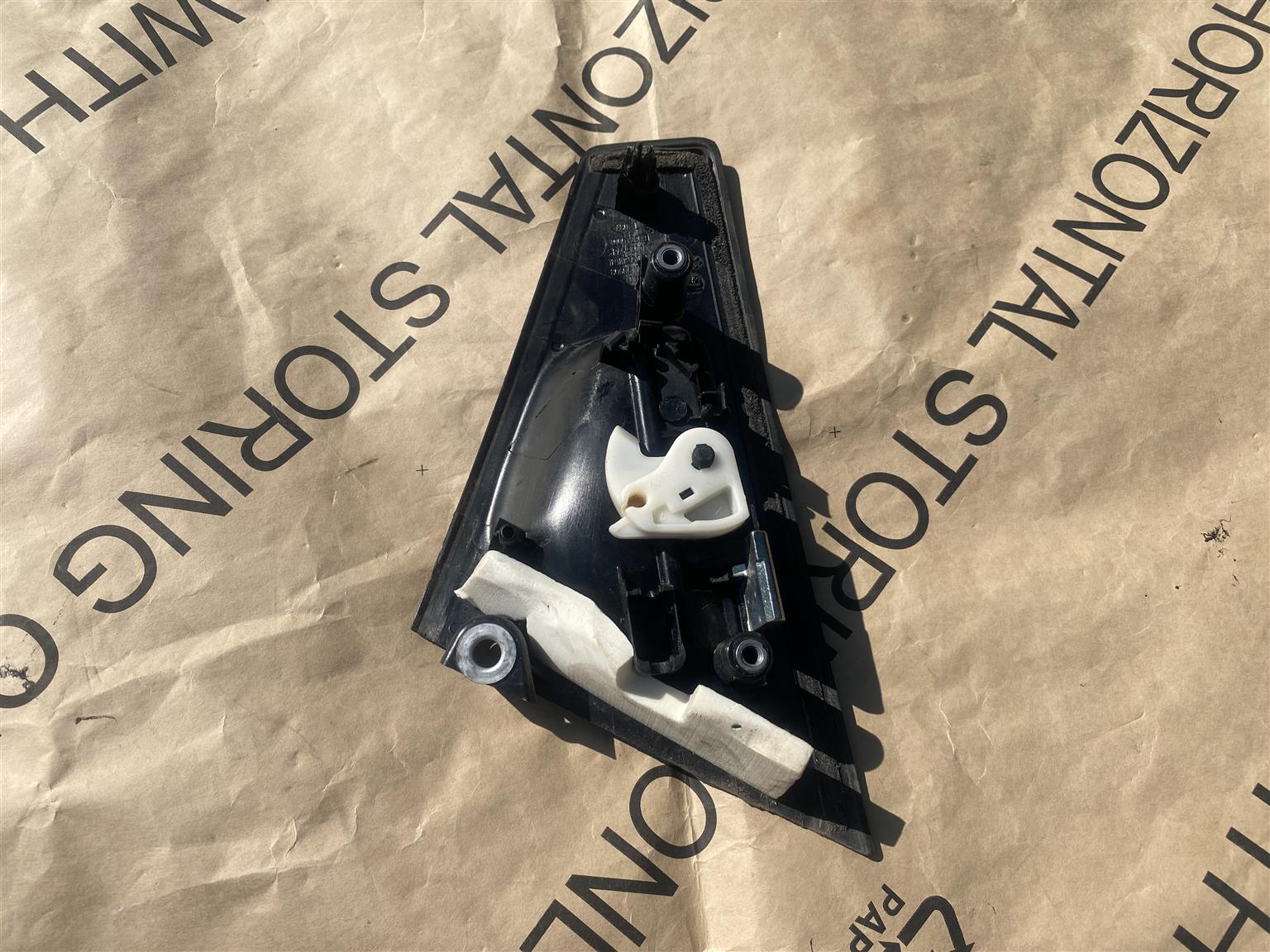 2019 RENALT CLIO LEFT REAR OUTER DOOR HANDLE FOR SALE. IN PRISTINE CONDITION - Private Seller