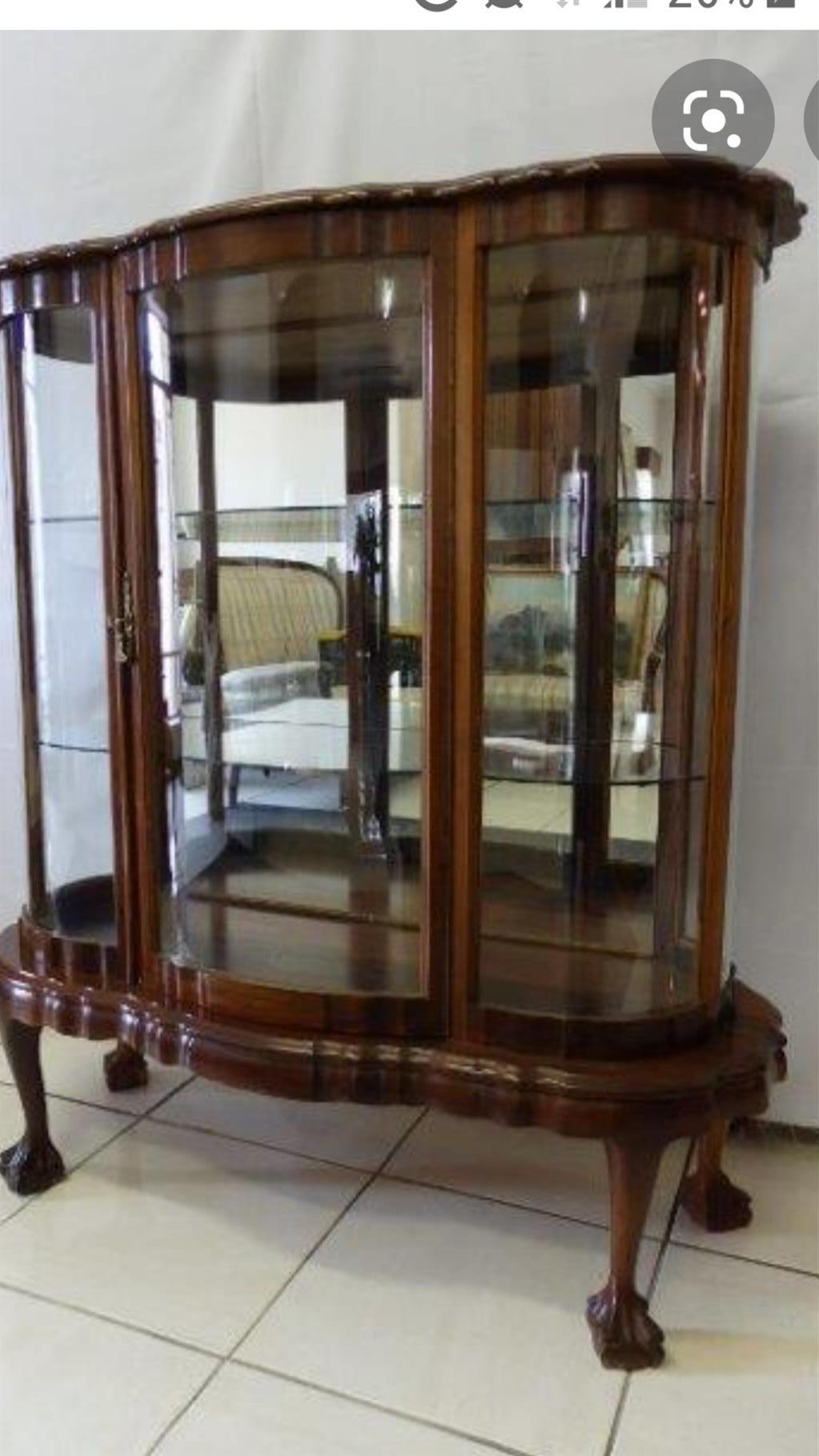 Old display ball and claw with glass pane 2 doors Junk Mail