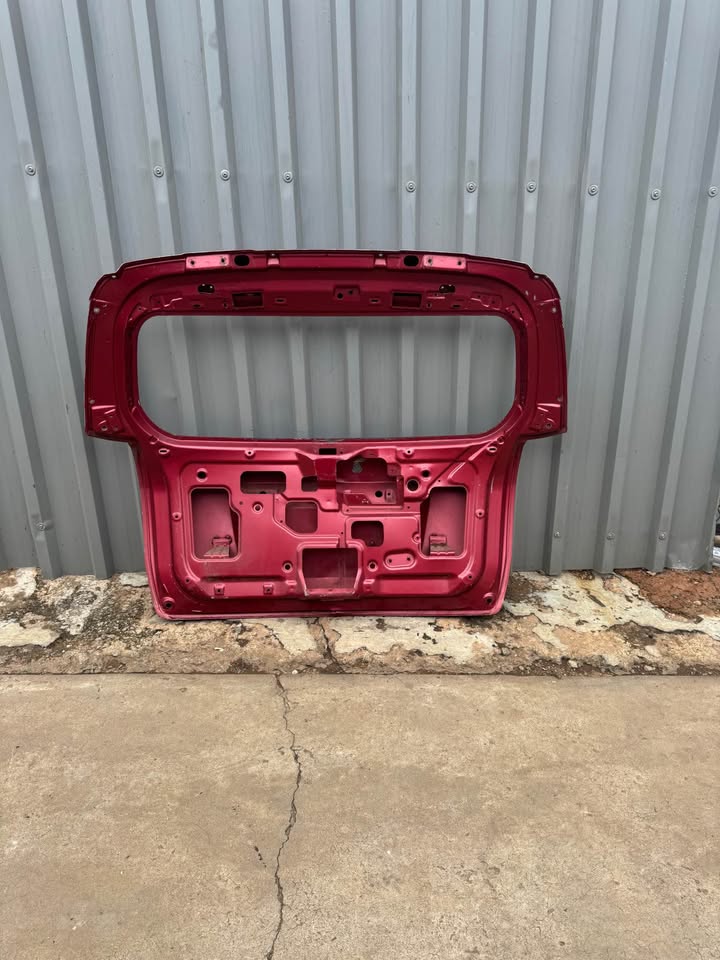 Chevrolet Captiva Boot Tailgate Door - Private Seller Chevrolet Captiva Boot Tailgate Door - Private Seller