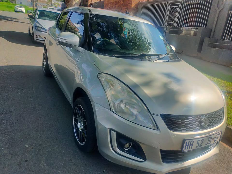 2017 Suzuki Swift Hatchback 1.2 Petrol, Manual Transmission, Gold Color, Mileage 87000kms