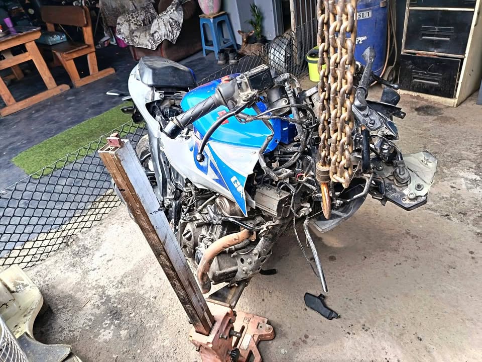 Suzuki 250 spare parts for sale - Private Seller Suzuki 250 spare parts for sale - Private Seller