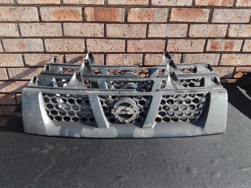 Nissan Np300 Hardbody Main Grill - Private Seller Nissan Np300 Hardbody Main Grill - Private Seller